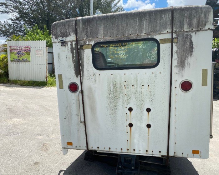 1997 KENWORTH T800 CABS 