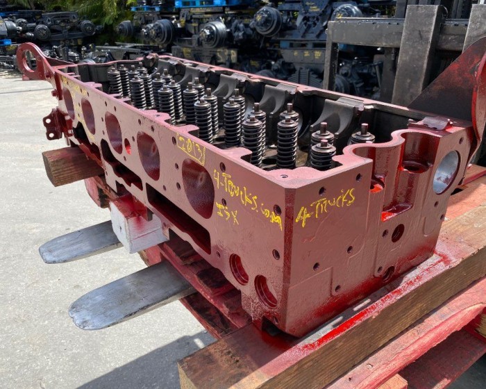 2013 CUMMINS ISX CYLINDER HEAD ENGINE