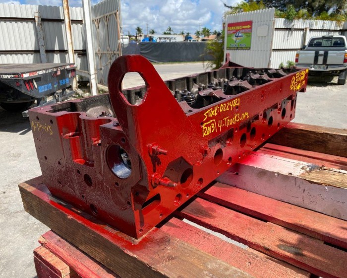 2013 CUMMINS ISX CYLINDER HEAD ENGINE