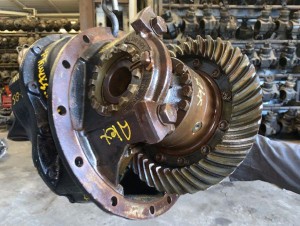YEAR- ROCKWELL SQ100 DIFFERENTIALS RATIO 3.73