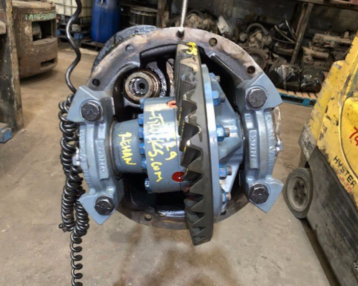1991 ROCKWELL SQ-100 FRONT DIFFERENTIALS 5.29
