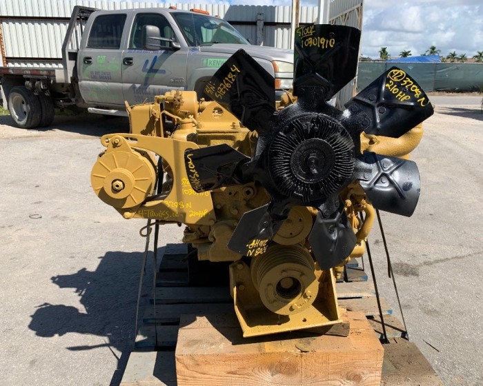 1992 CATERPILLAR 3208 ENGINE 210HP