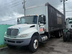 2016 INTERNATIONAL 4400 CURTAIN SIDE BOX TRUCK