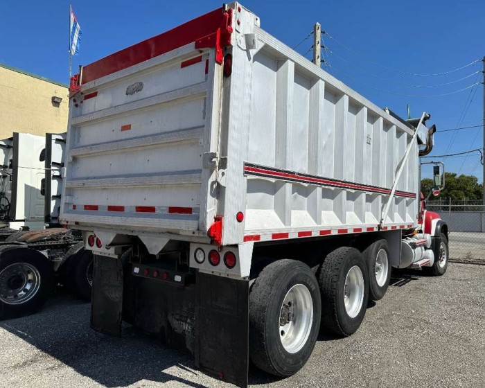 2003 MACK CV713 DUMP TRUCK