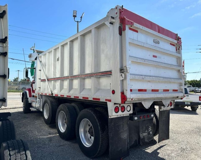 2003 MACK CV713 DUMP TRUCK