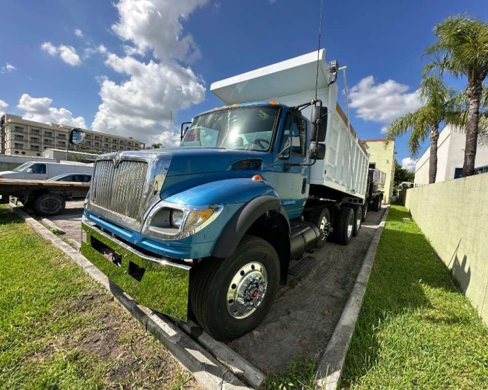 2006 INTERNATIONAL SF647 DUMP TRUCK