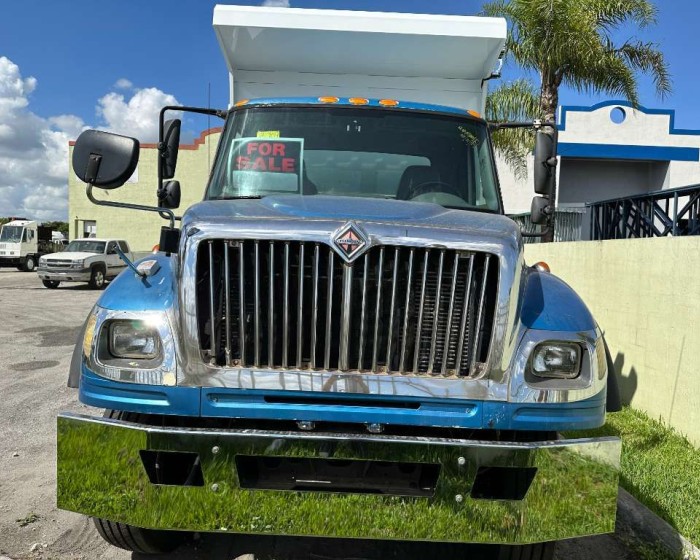 2006 INTERNATIONAL SF647 DUMP TRUCK