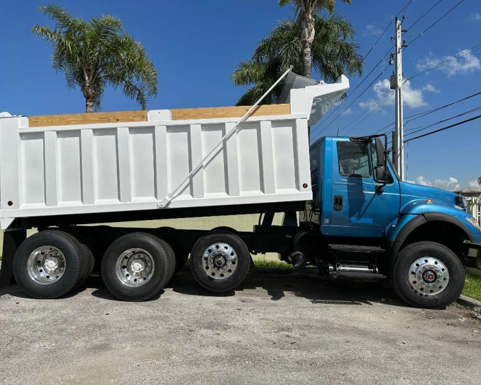 2006 INTERNATIONAL SF647 DUMP TRUCK