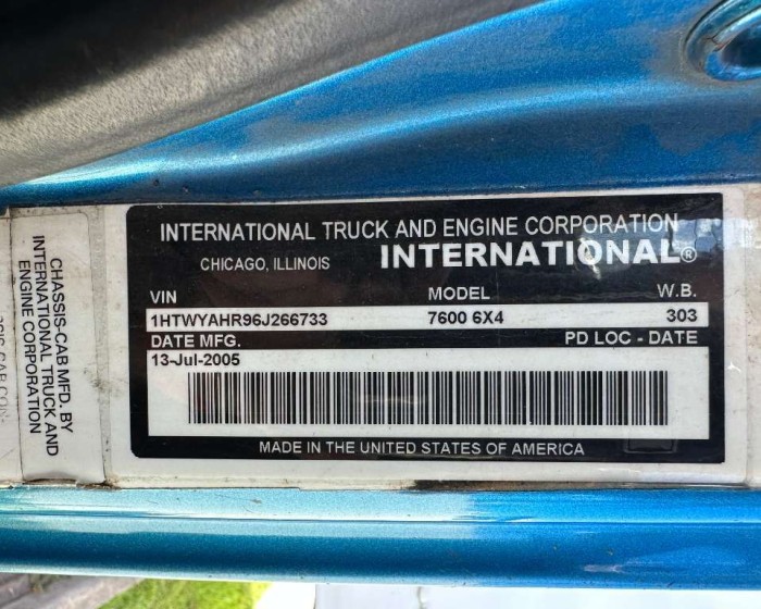2006 INTERNATIONAL SF647 DUMP TRUCK