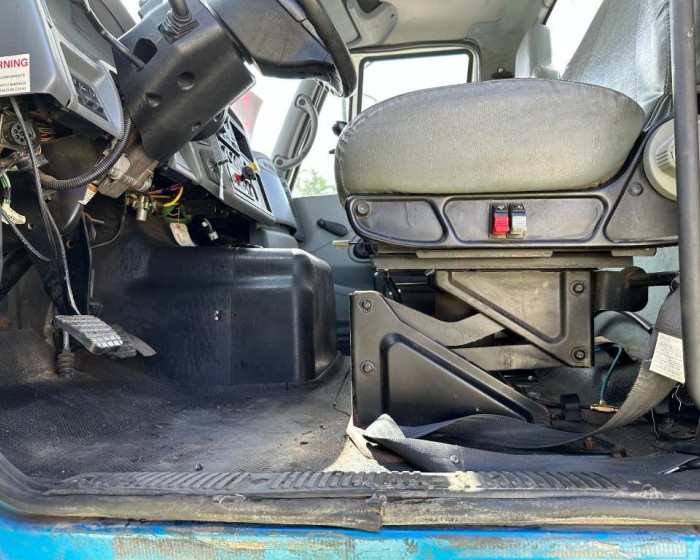 2006 INTERNATIONAL SF647 DUMP TRUCK