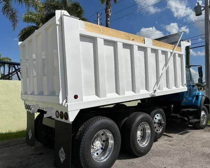 2006 INTERNATIONAL SF647 DUMP TRUCK