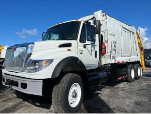 1988 INTERNATIONAL SA515 GARBAGE TRUCK