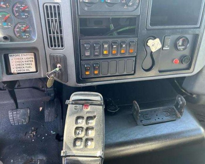 1988 INTERNATIONAL SA515 GARBAGE TRUCK