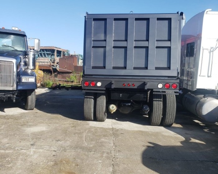 2004 KENWORTH T800 DUMP TRUCK