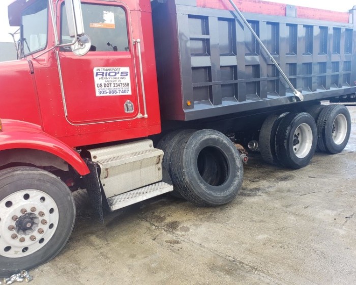 2004 KENWORTH T800 DUMP TRUCK