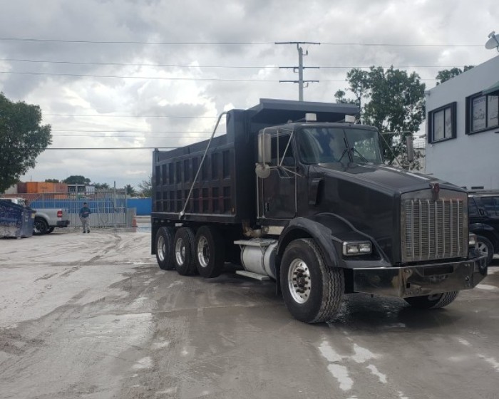 2004 KENWORTH T800 DUMP TRUCK