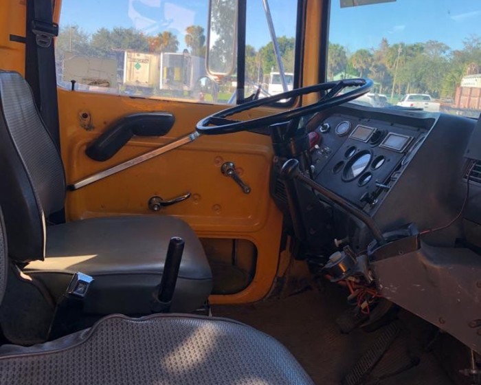 1992 FORD L800 DUMP TRUCK