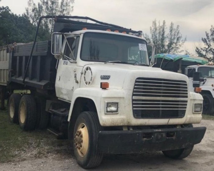 1992 FORD L800 DUMP TRUCK