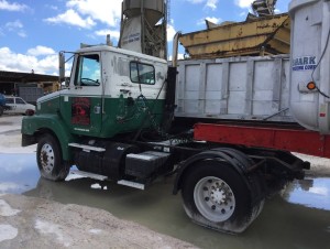 1994 WHITEGMC TRUCK AND ALUMINUM TRAILER