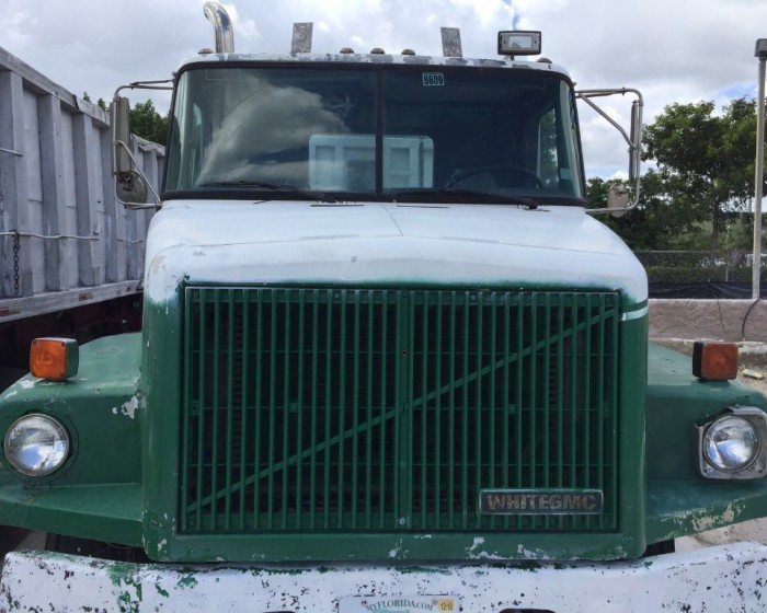 1994 WHITEGMC TRUCK AND ALUMINUM TRAILER