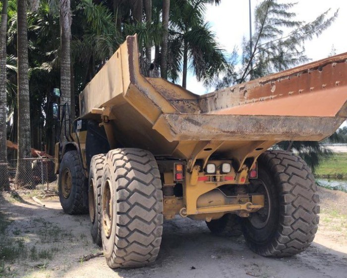 2011 CATERPILLAR 730 ARTICULATED TRUCK