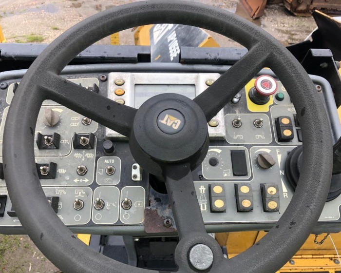 2012 CATERPILLAR AP1055E ASPHALT PAVER