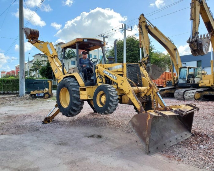 1996 JOHN DEERE 410D BACKHOE LOADER