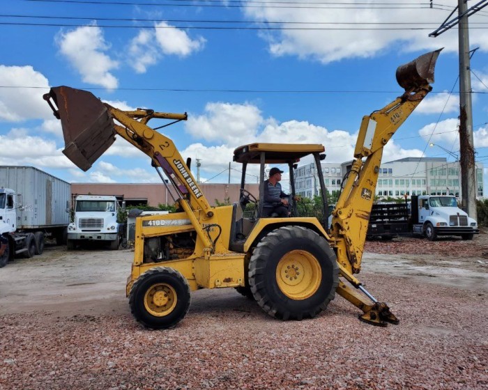 1996 JOHN DEERE 410D BACKHOE LOADER