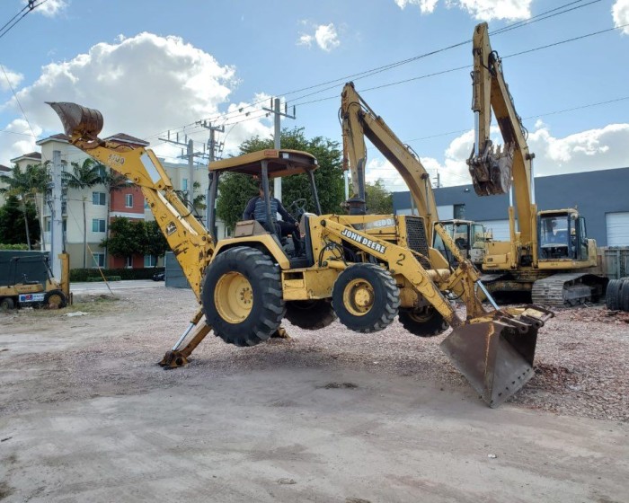 1996 JOHN DEERE 410D BACKHOE LOADER