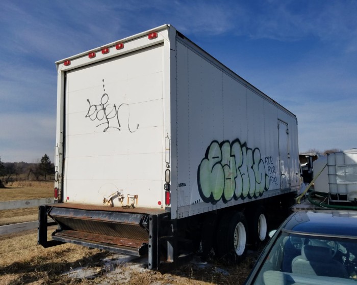 2005 FREIGHTLINER DRY BOX TRUCK