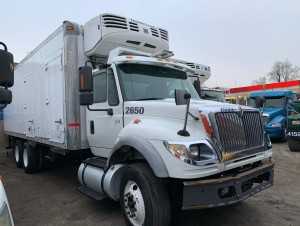 2006 INTERNATIONAL 7600 REEFER BOX TRUCK