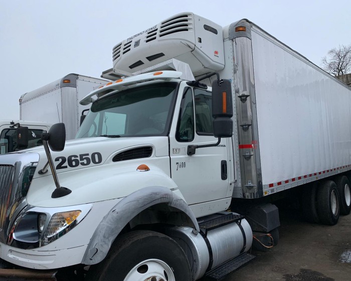 2006 INTERNATIONAL 7600 REEFER BOX TRUCK