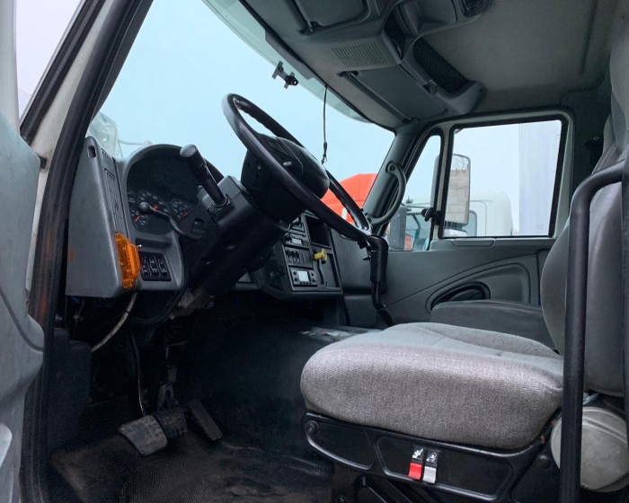 2006 INTERNATIONAL 7600 REEFER BOX TRUCK