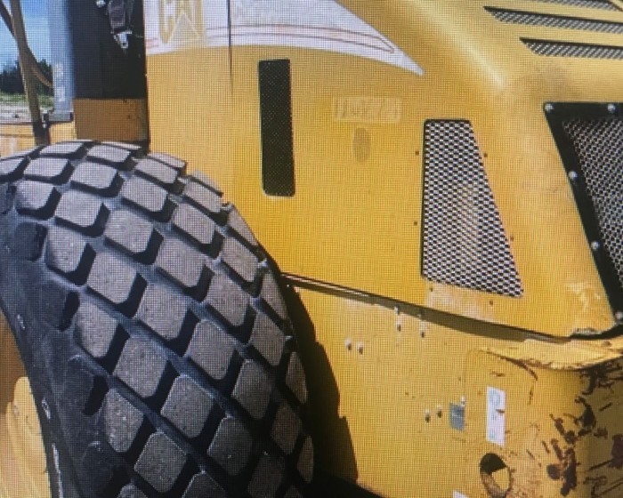 2004 CATERPILLAR CS-533E COMPACTOR