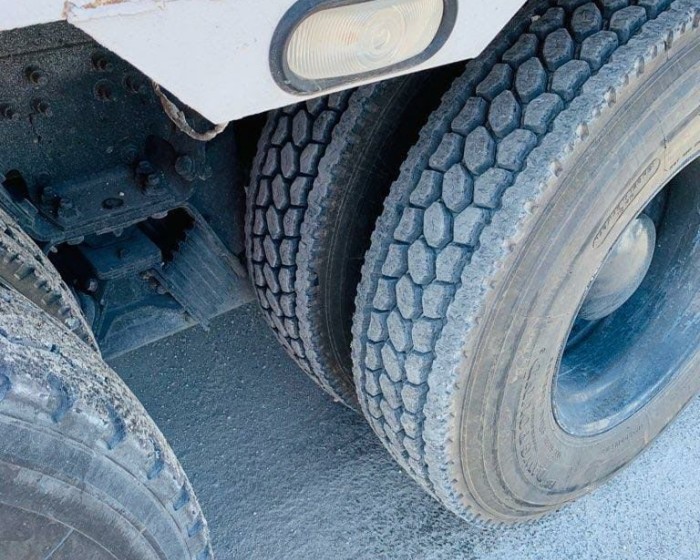 2006 INTERNATIONAL  CONCRETE MIXER TRUCK