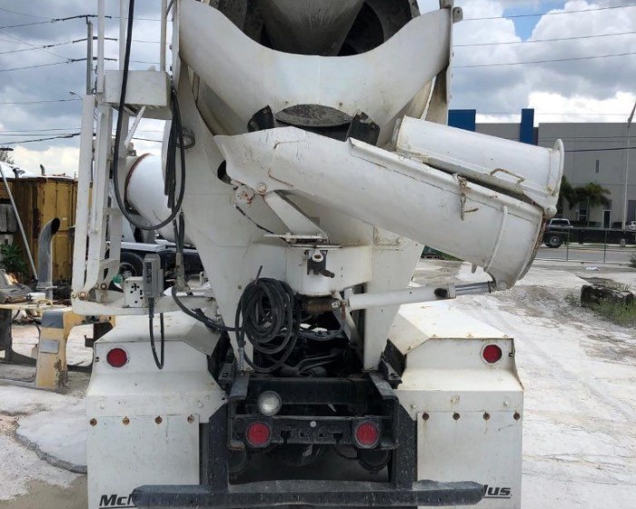 2007 MACK GRANITE CONCRETE MIXER TRUCK