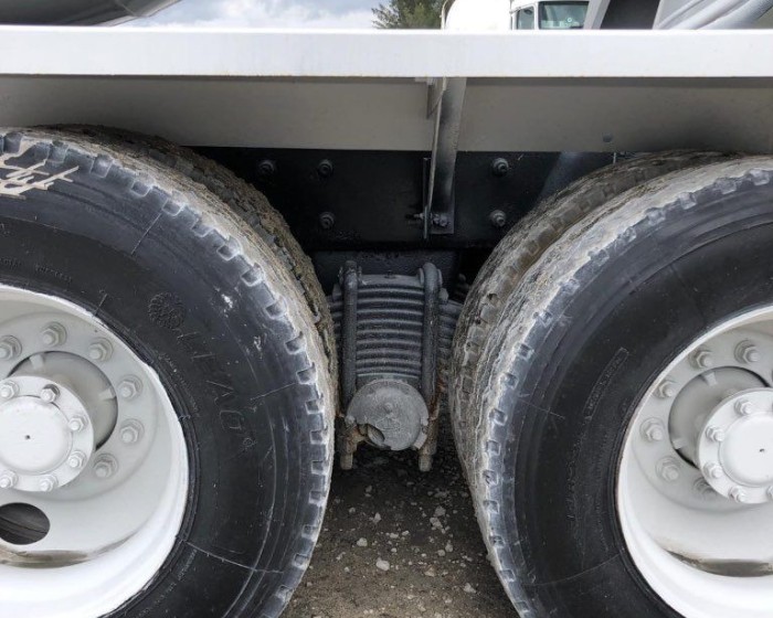 2007 MACK GRANITE CONCRETE MIXER TRUCK