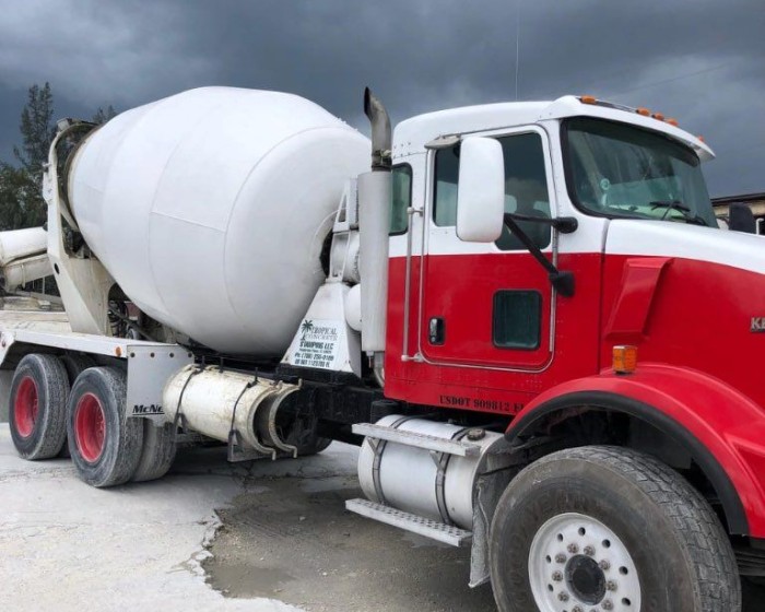 2004 KENWORTH CMT CONCRETE MIXER TRUCK