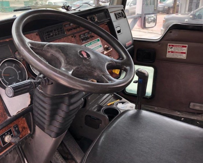 2004 KENWORTH CMT CONCRETE MIXER TRUCK