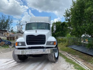 2005 MACK GRANITE CONCRETE MIXER TRUCK