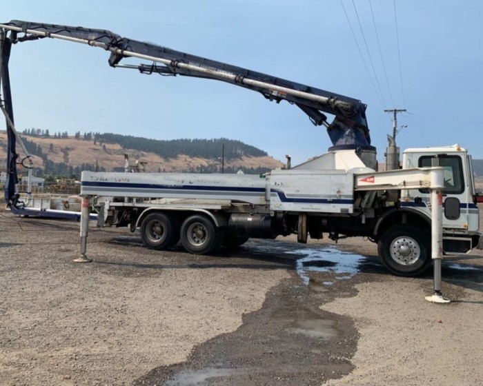 2005 MACK MR600 WITH CONCORD CONCRETE PUMP TRUCK