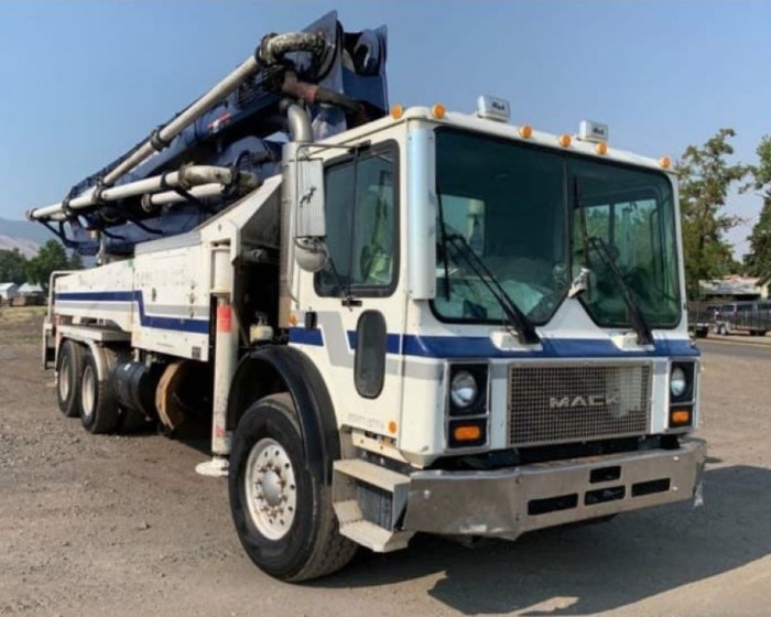 2005 MACK MR600 WITH CONCORD CONCRETE PUMP TRUCK