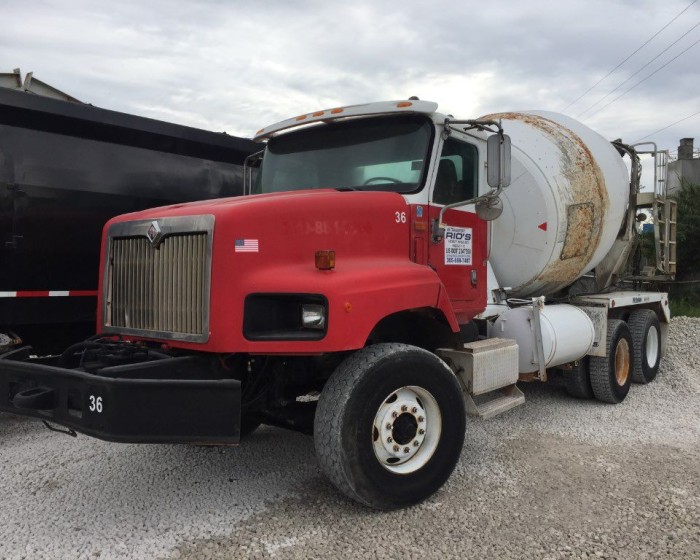 2005 INTERNATIONAL PAYSTAR CONCRETE MIXER TRUCK