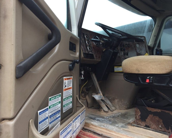 2005 INTERNATIONAL PAYSTAR CONCRETE MIXER TRUCK
