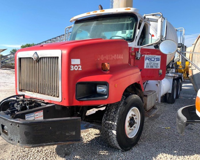 2005 INTERNATIONAL PAYSTAR CONCRETE MIXER TRUCK
