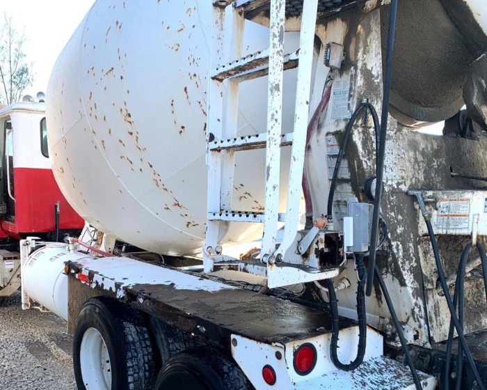 2005 INTERNATIONAL PAYSTAR CONCRETE MIXER TRUCK
