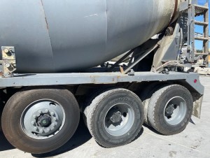 2007 MACK GRANITE CONCRETE MIXER TRUCK