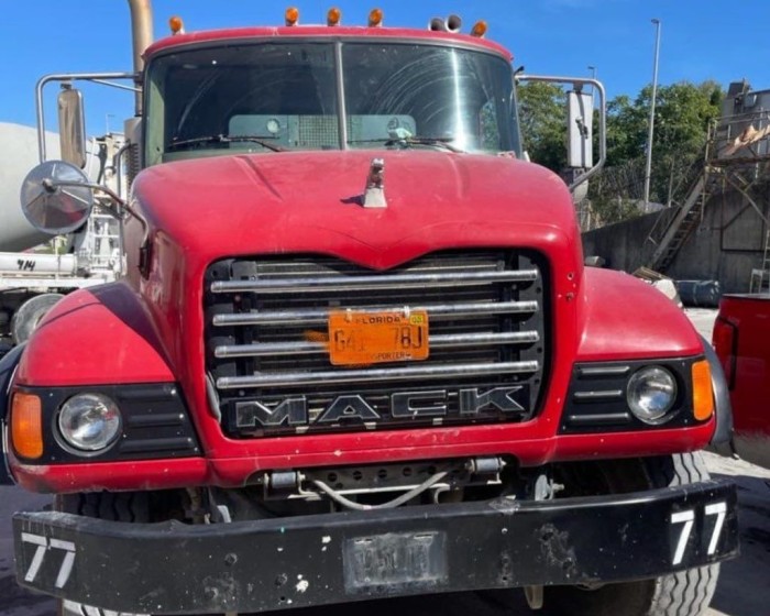 2007 MACK GRANITE CONCRETE MIXER TRUCK