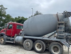 2007 MACK GRANITE CONCRETE MIXER TRUCK