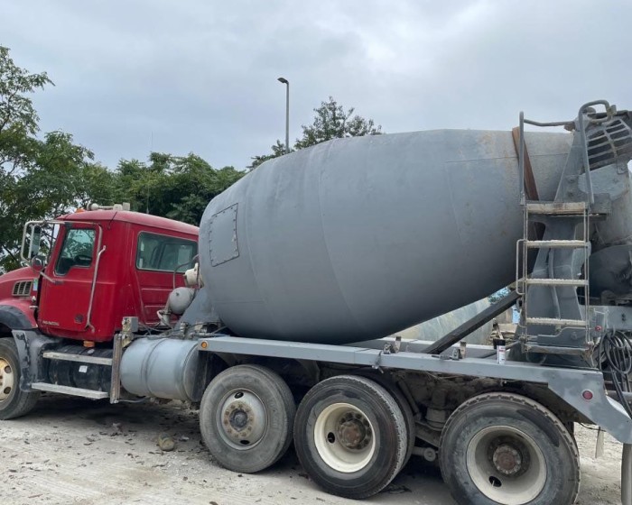 2007 MACK GRANITE CONCRETE MIXER TRUCK